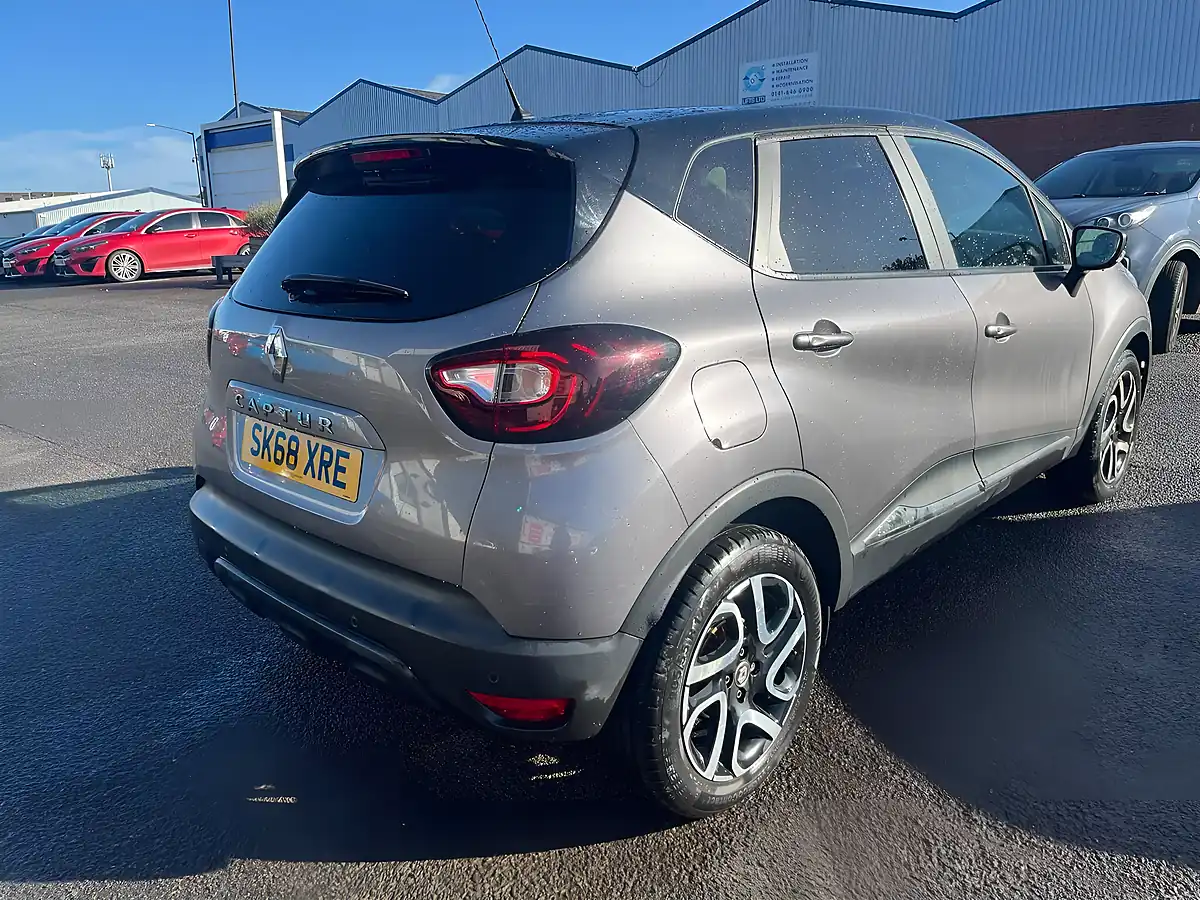 Used 2018 Renault Captur Iconic Grey - Interior and Exterior details 7