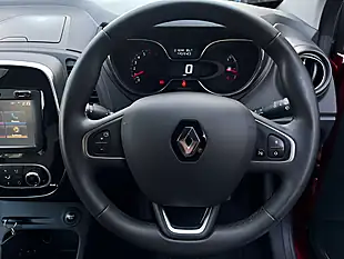 Used 2018 Renault Captur Iconic Metallic Red - Interior and Exterior details 13