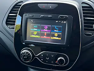 Used 2018 Renault Captur Iconic Metallic Red - Interior and Exterior details 14