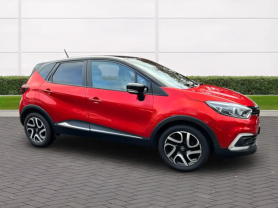 Used 2018 Renault Captur Iconic Metallic Red - Interior and Exterior details 3