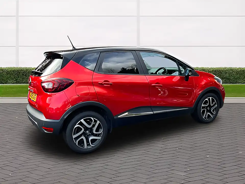 Used 2018 Renault Captur Iconic Metallic Red - Interior and Exterior details 5