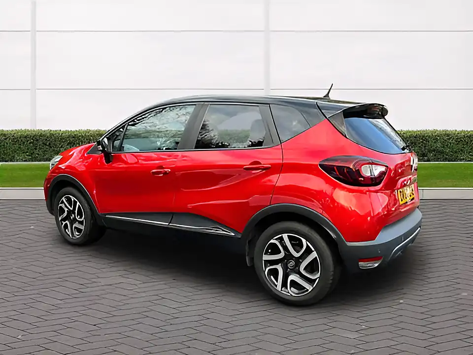 Used 2018 Renault Captur Iconic Metallic Red - Interior and Exterior details 7
