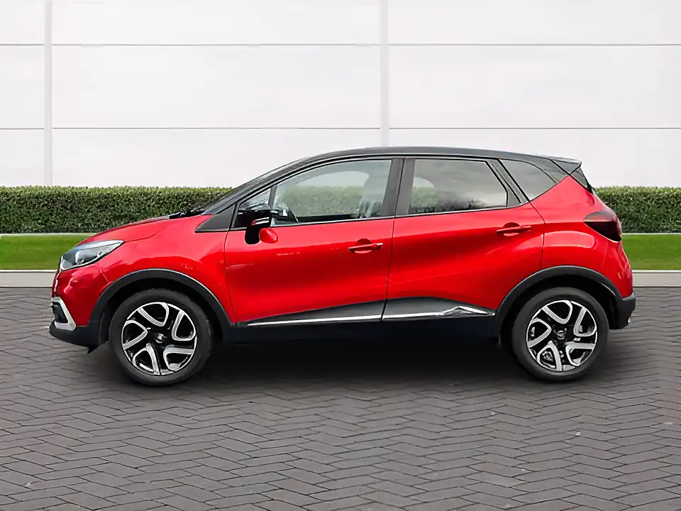 Used 2018 Renault Captur Iconic Metallic Red - Interior and Exterior details 8