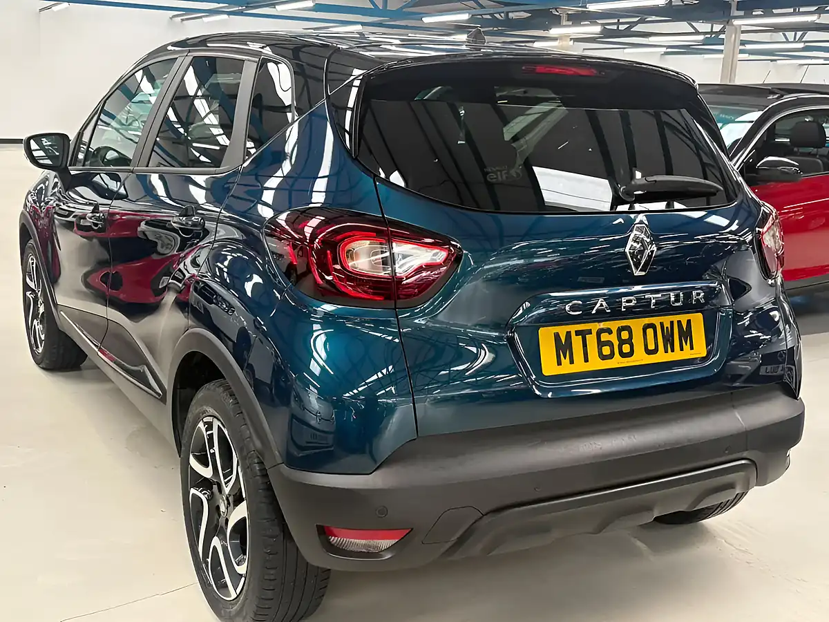 Used 2018 Renault Captur Iconic Ocean Blue - Interior and Exterior details 10
