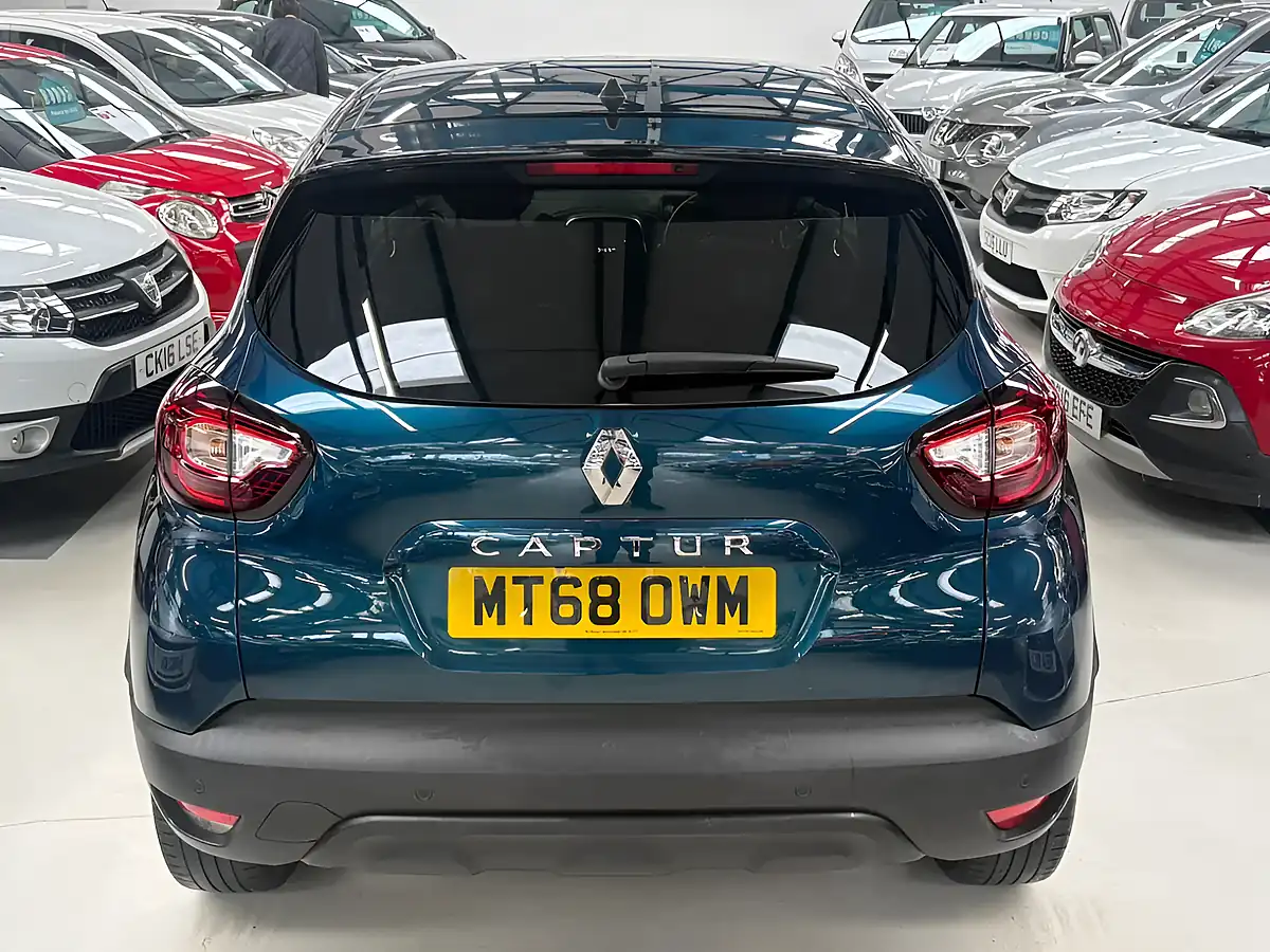 Used 2018 Renault Captur Iconic Ocean Blue - Interior and Exterior details 11