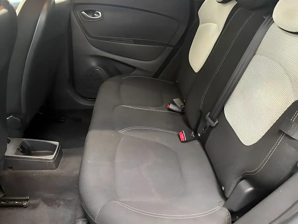 Used 2018 Renault Captur Iconic Ocean Blue - Interior and Exterior details 15