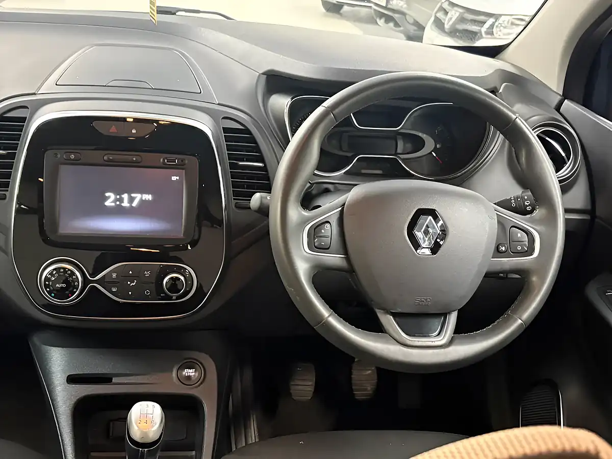 Used 2018 Renault Captur Iconic Ocean Blue - Interior and Exterior details 19