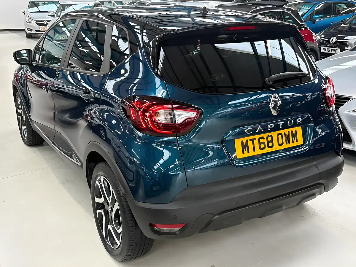 Used 2018 Renault Captur Iconic Ocean Blue - Interior and Exterior details 3