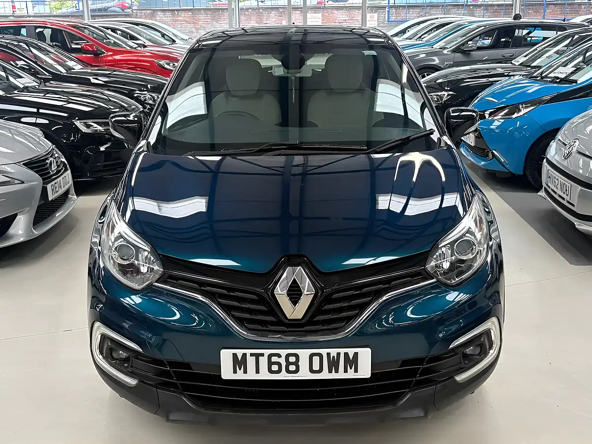 Used 2018 Renault Captur Iconic Ocean Blue - Interior and Exterior details 5