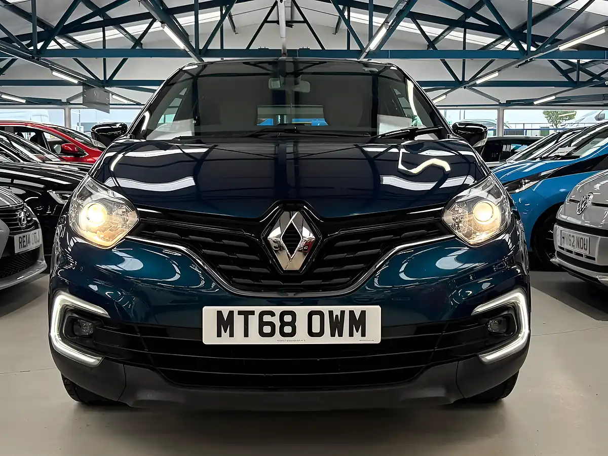 Used 2018 Renault Captur Iconic Ocean Blue - Interior and Exterior details 6