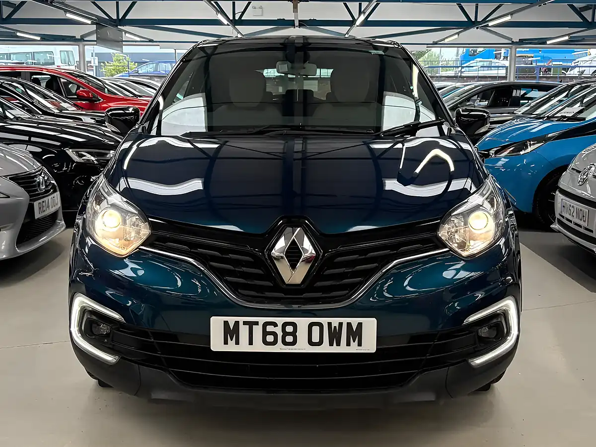 Used 2018 Renault Captur Iconic Ocean Blue - Interior and Exterior details 7