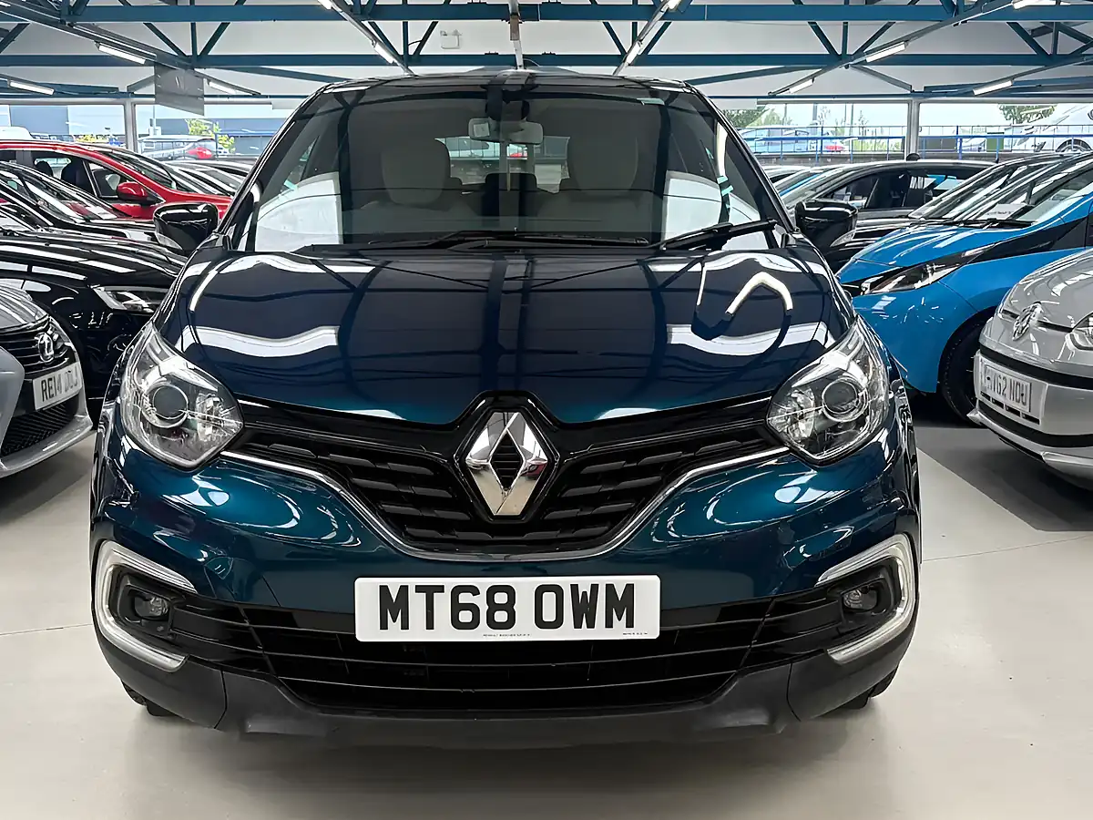 Used 2018 Renault Captur Iconic Ocean Blue - Interior and Exterior details 8