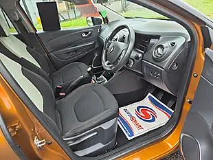 Used 2018 Renault Captur Iconic Orange - Interior and Exterior details 14