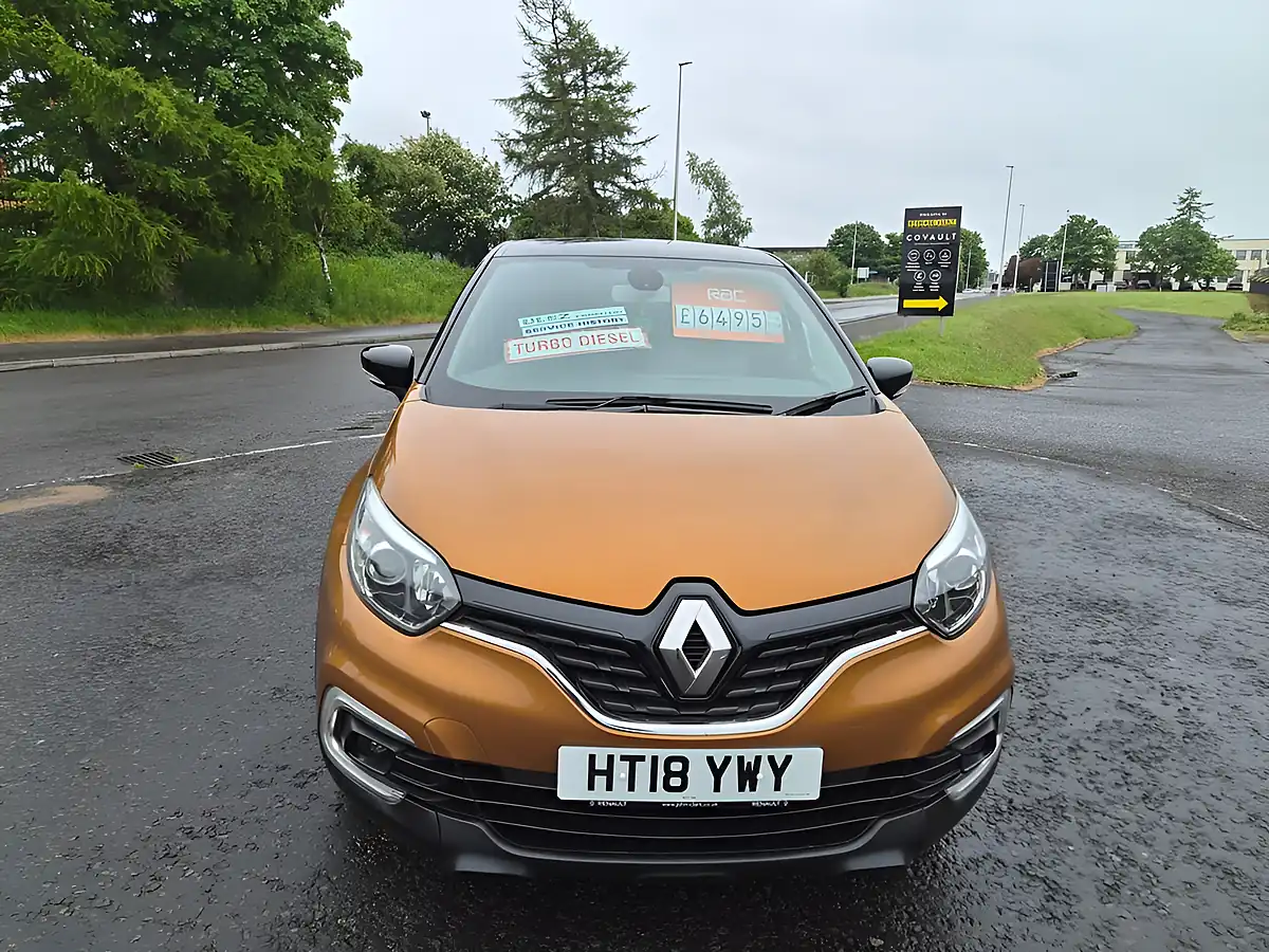 Used 2018 Renault Captur Iconic Orange - Interior and Exterior details 5