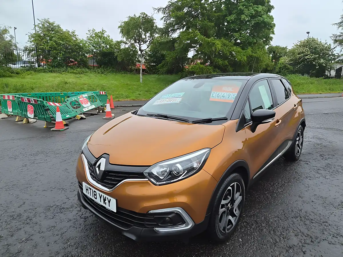 Used 2018 Renault Captur Iconic Orange - Interior and Exterior details 6