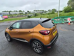 Used 2018 Renault Captur Iconic Orange - Interior and Exterior details 9