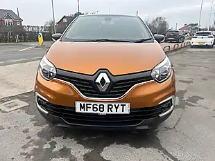 Used 2018 Renault Captur Iconic Orange - Interior and Exterior details 10