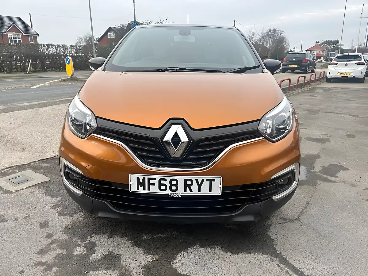 Used 2018 Renault Captur Iconic Orange - Interior and Exterior details 10