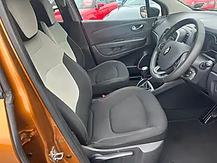 Used 2018 Renault Captur Iconic Orange - Interior and Exterior details 15