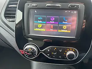 Used 2018 Renault Captur Iconic Orange - Interior and Exterior details 20