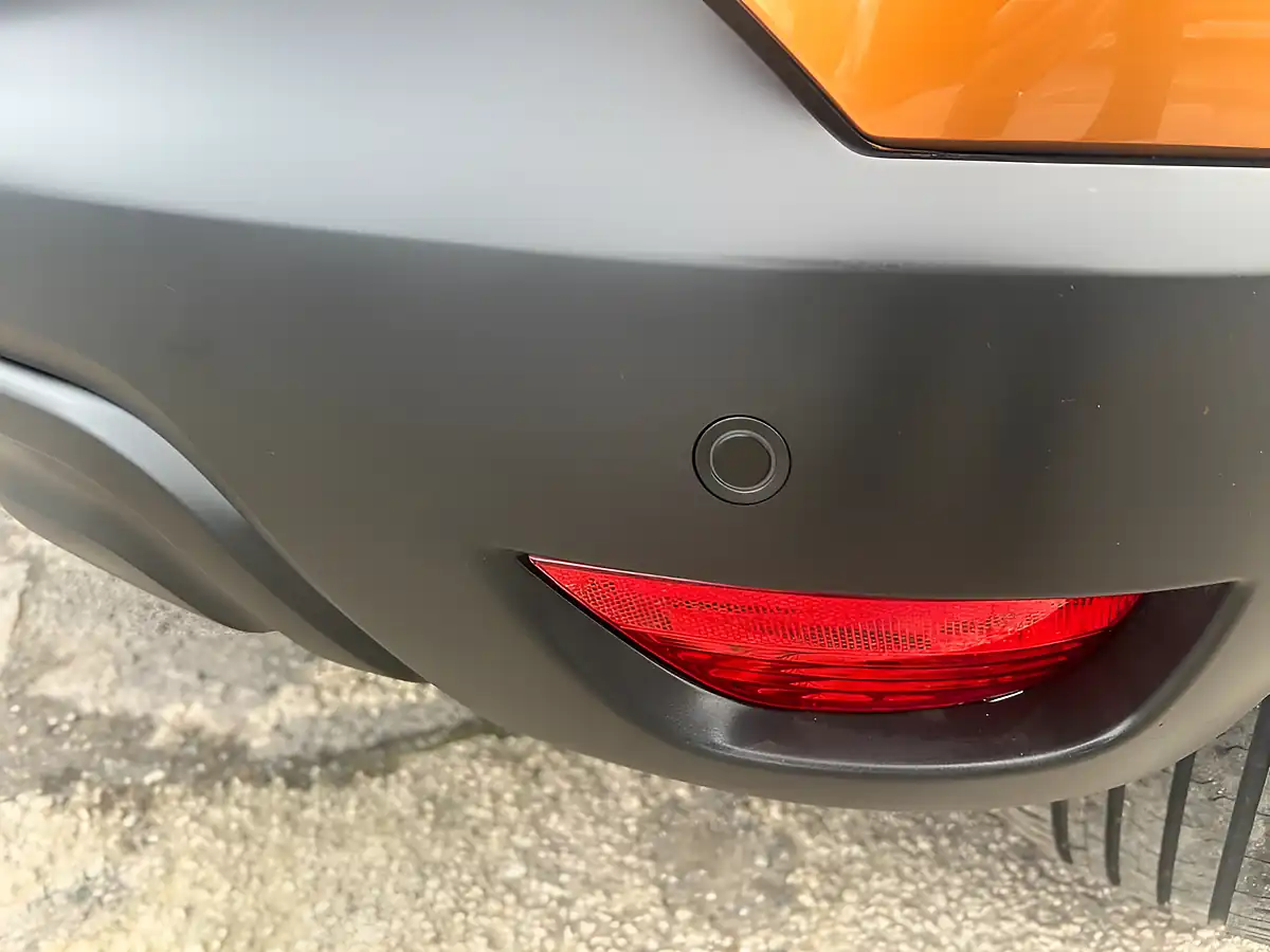 Used 2018 Renault Captur Iconic Orange - Interior and Exterior details 6