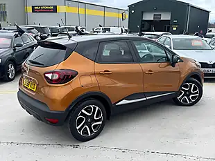 Used 2018 Renault Captur Iconic Orange - Interior and Exterior details 10