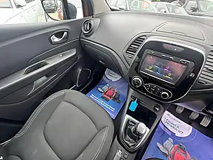 Used 2018 Renault Captur Iconic Orange - Interior and Exterior details 13
