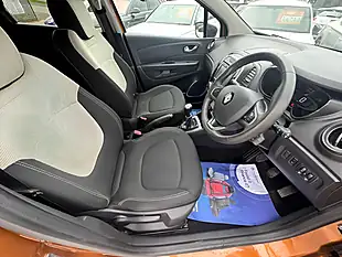 Used 2018 Renault Captur Iconic Orange - Interior and Exterior details 15