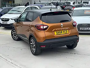 Used 2018 Renault Captur Iconic Orange - Interior and Exterior details 7