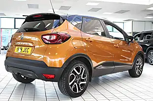 Used 2018 Renault Captur Iconic Orange - Interior and Exterior details 11