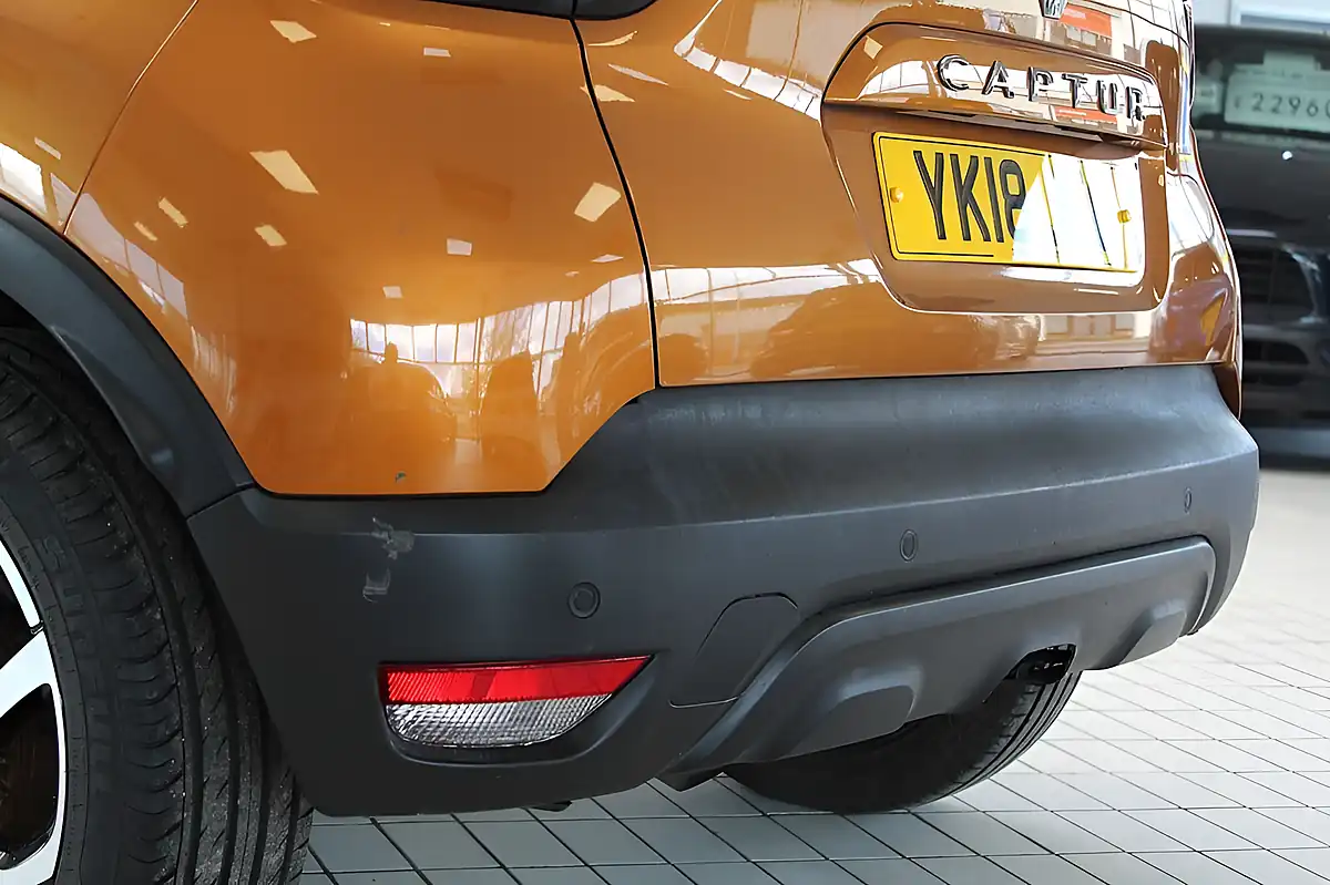 Used 2018 Renault Captur Iconic Orange - Interior and Exterior details 16