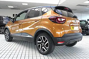 Used 2018 Renault Captur Iconic Orange - Interior and Exterior details 17