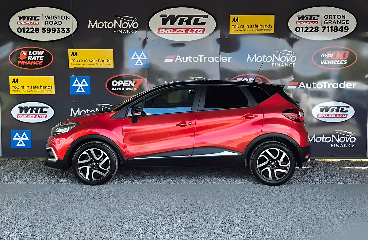 Used 2018 Renault Captur Iconic Red - Interior and Exterior details 2