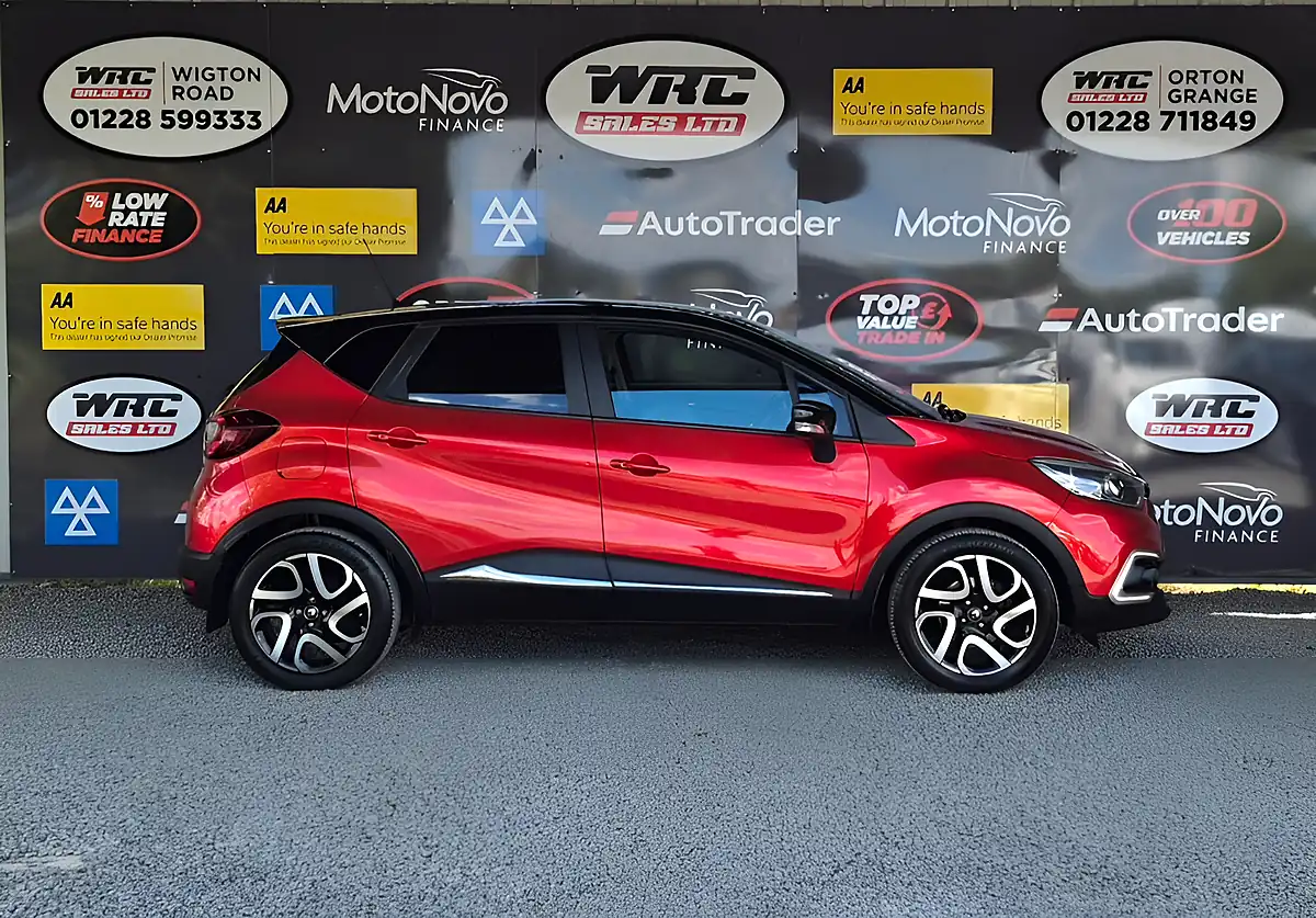 Used 2018 Renault Captur Iconic Red - Interior and Exterior details 5