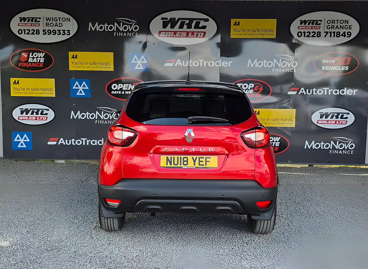 Used 2018 Renault Captur Iconic Red - Interior and Exterior details 7