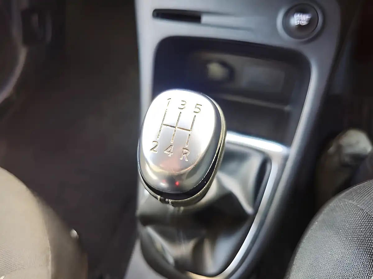 Used 2018 Renault Captur Iconic Red - Interior and Exterior details 19