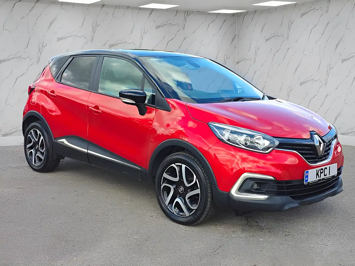 Used 2018 Renault Captur Iconic Red - Interior and Exterior details 3