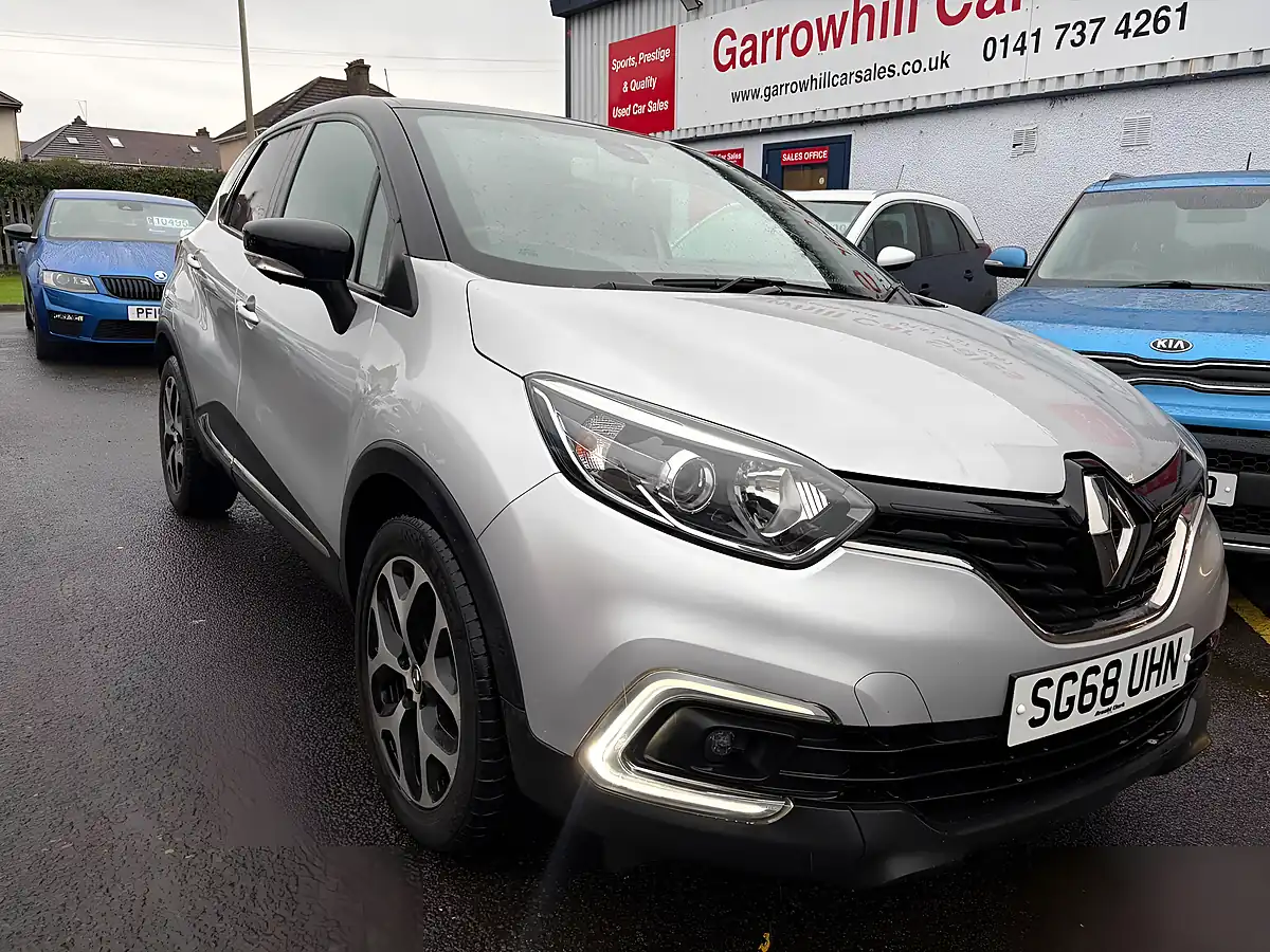 Used 2018 Renault Captur Iconic Silver - Interior and Exterior details 3