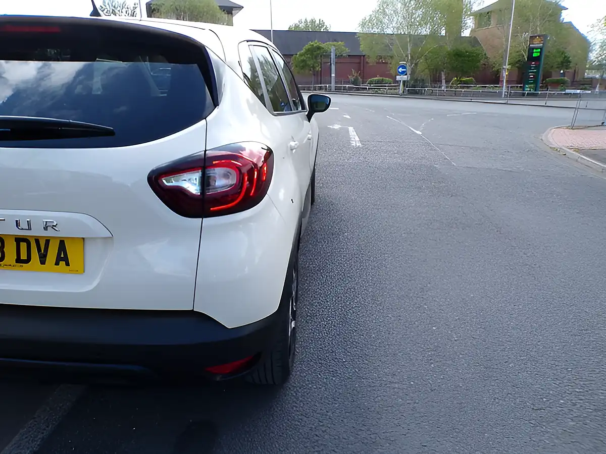 Used 2018 Renault Captur Iconic White - Interior and Exterior details 10