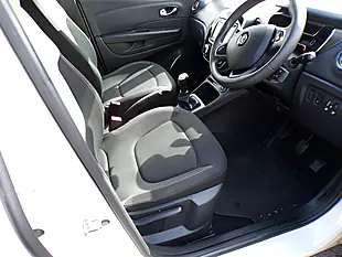 Used 2018 Renault Captur Iconic White - Interior and Exterior details 15