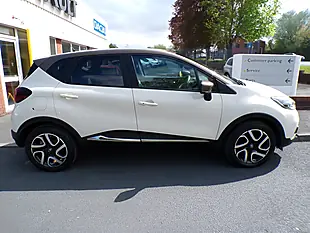 Used 2018 Renault Captur Iconic White - Interior and Exterior details 5