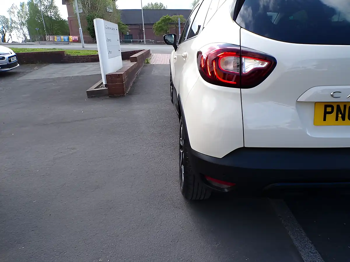 Used 2018 Renault Captur Iconic White - Interior and Exterior details 9