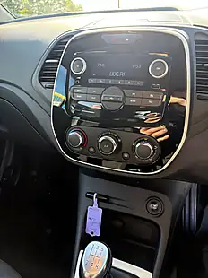 Used 2018 Renault Captur Play Blue - Interior and Exterior details 10