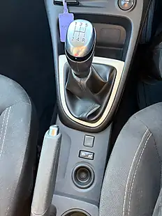Used 2018 Renault Captur Play Blue - Interior and Exterior details 12