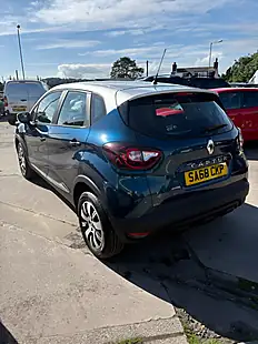 Used 2018 Renault Captur Play Blue - Interior and Exterior details 3