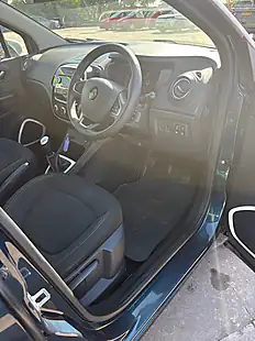 Used 2018 Renault Captur Play Blue - Interior and Exterior details 9