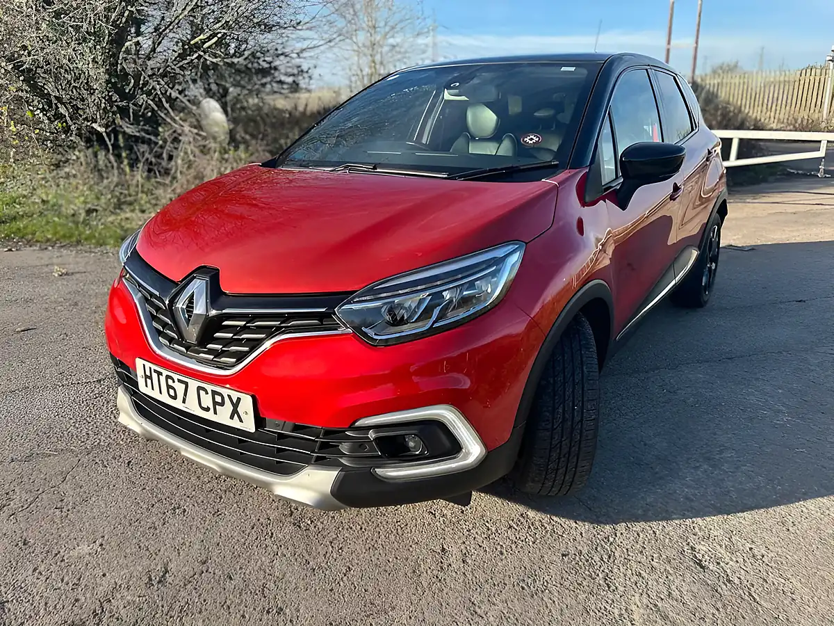 Used 2018 Renault Captur Signature X Nav Red - Interior and Exterior details 10
