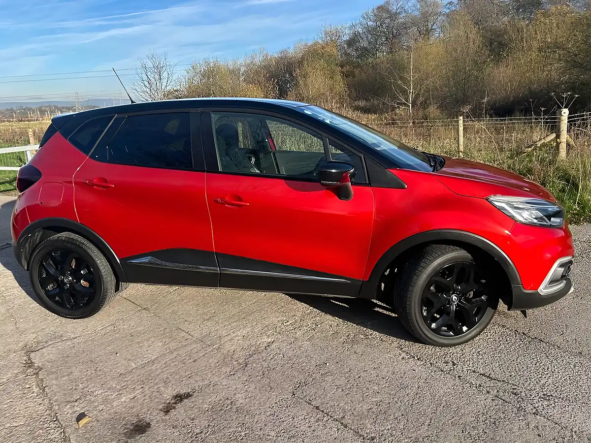 Used 2018 Renault Captur Signature X Nav Red - Interior and Exterior details 11