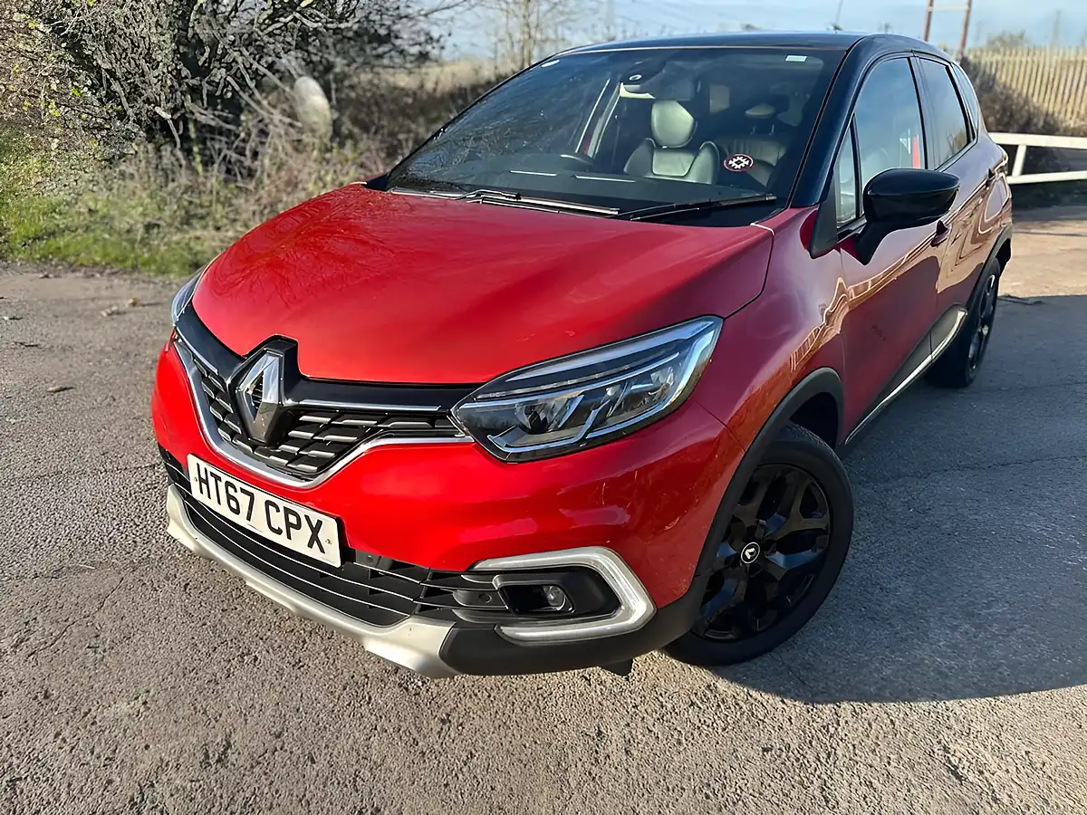 Used 2018 Renault Captur Signature X Nav Red - Interior and Exterior details 13