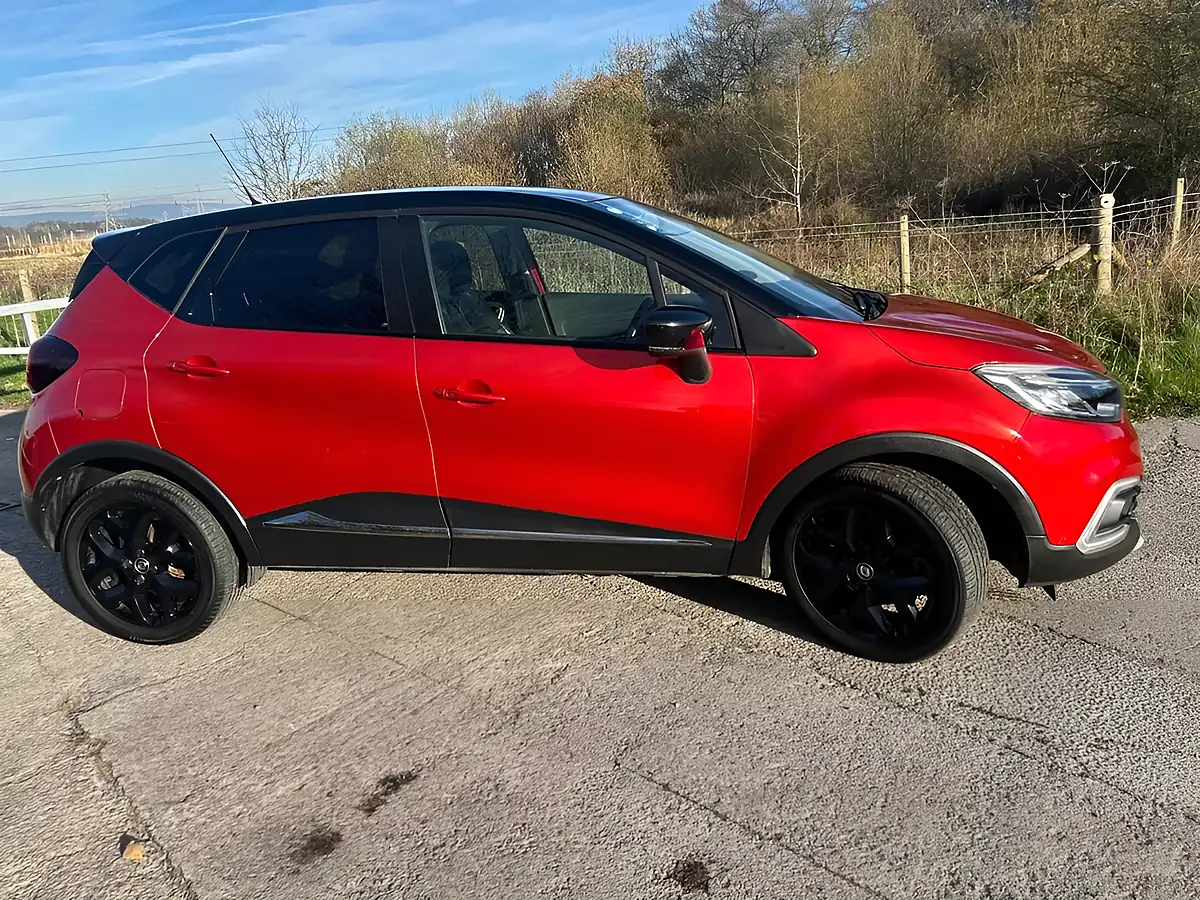 Used 2018 Renault Captur Signature X Nav Red - Interior and Exterior details 15